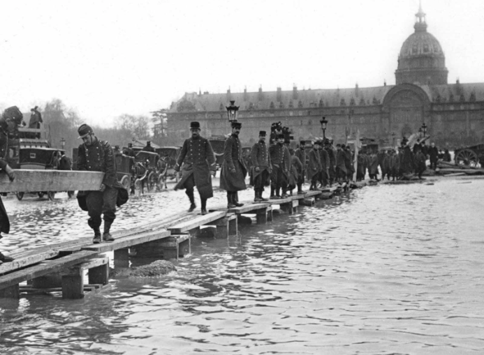 Paris inondé à travers des photographies rares, 1910 _  nan