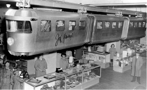 Rocket Express Ride: Vintage Photos of Department Store Monorail for Kids in the U.S From the 1940s and 1950s _ nan