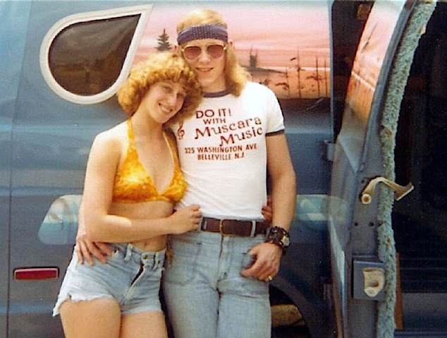 30 Cool Pics Show What Cool Guys Looked Like in the 1970s_teo
